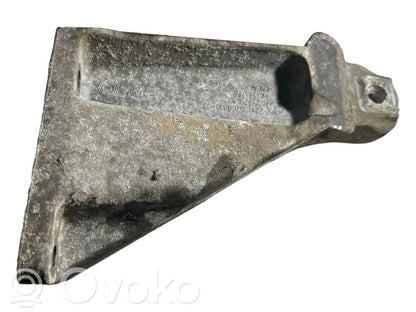 Engine mounting bracket