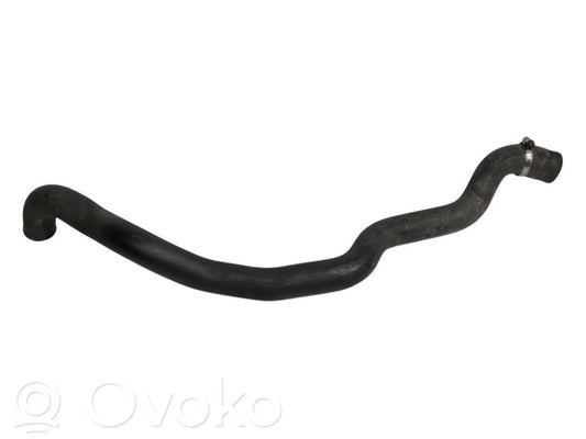 Caurulīte (-es) / šļūtene (-es)