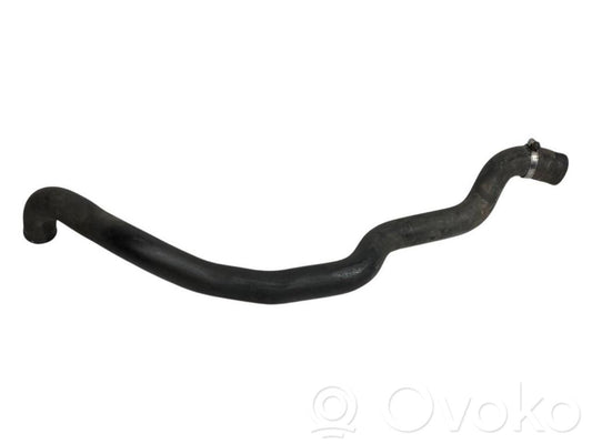 Caurulīte (-es) / šļūtene (-es)