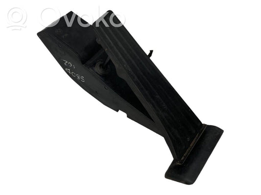 Педаль акселератора