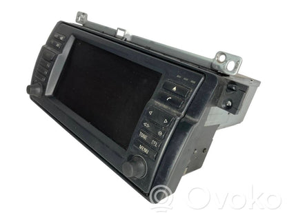 Radio / CD/DVD atskaņotājs / navigācija