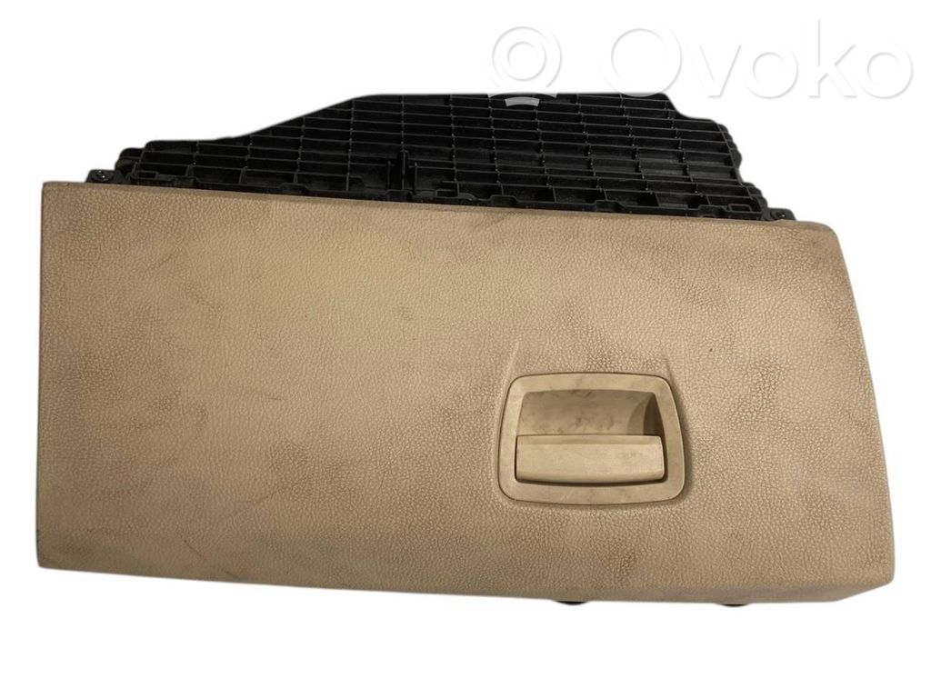 Storage compartment set