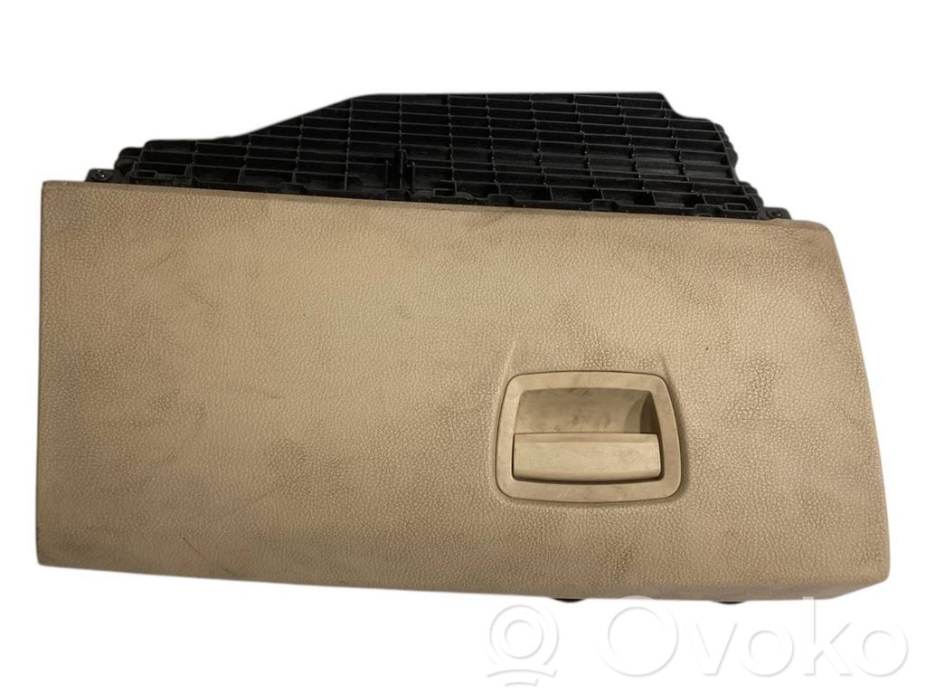 Storage compartment set