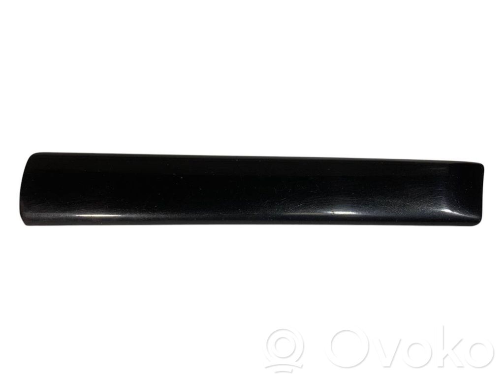 Spārna dekoratīvā apdare (moldings)