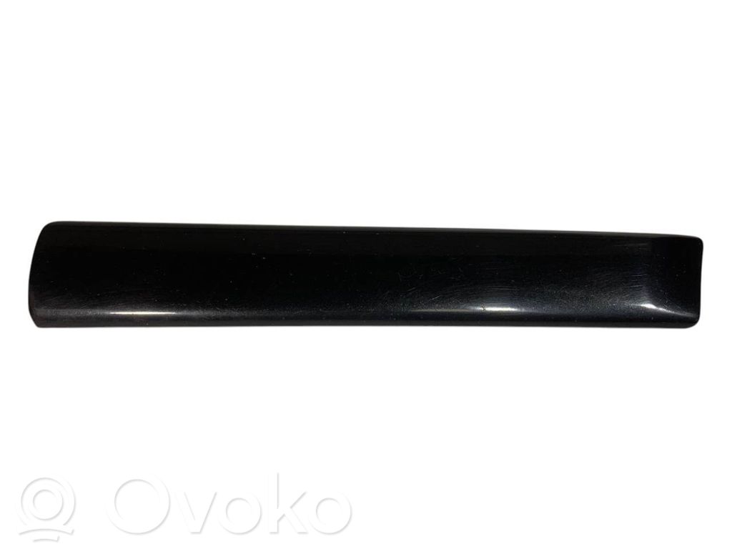 Spārna dekoratīvā apdare (moldings)