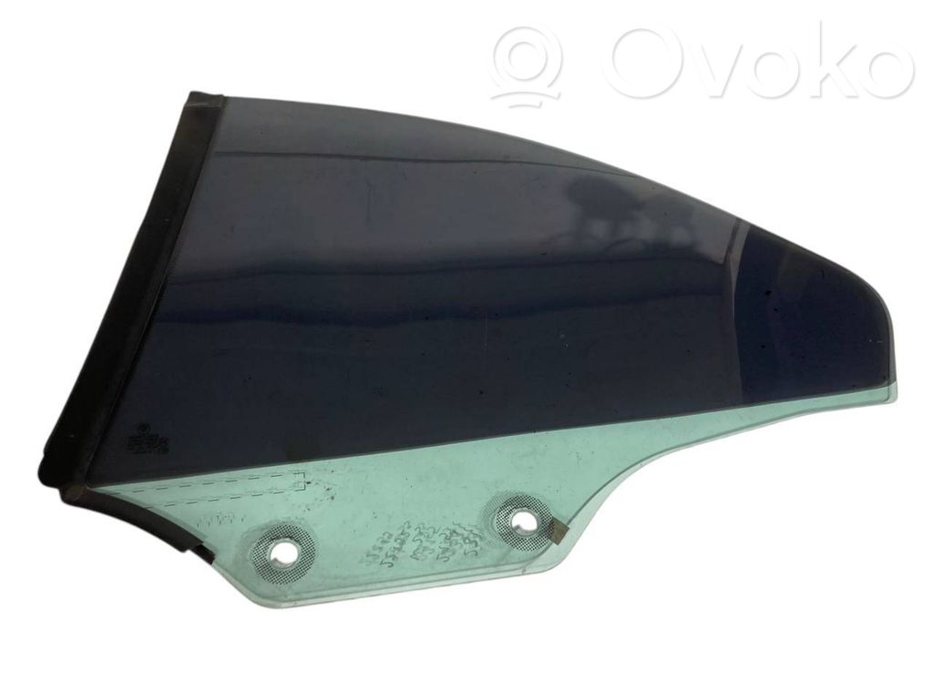 Aizmugurējais virsbūves sānu stikls