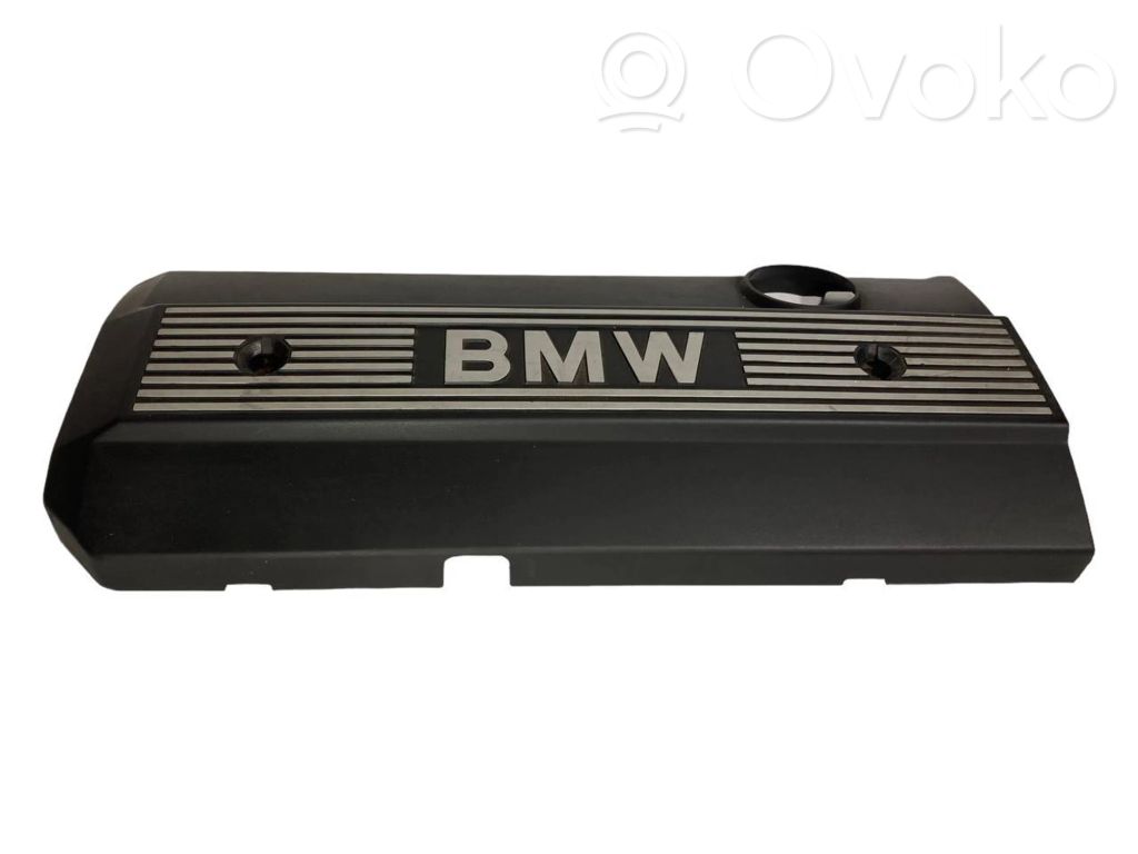 Engine cover (decorative trim)