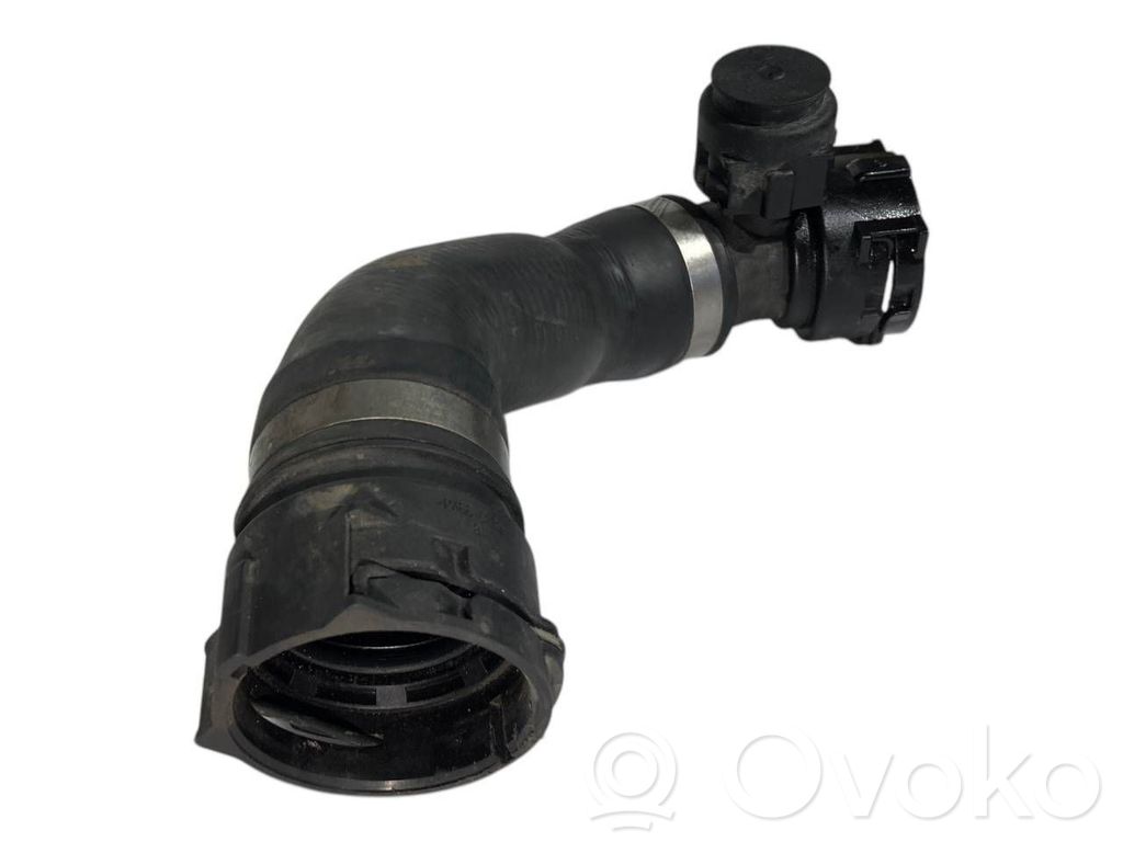 Caurulīte (-es) / šļūtene (-es)