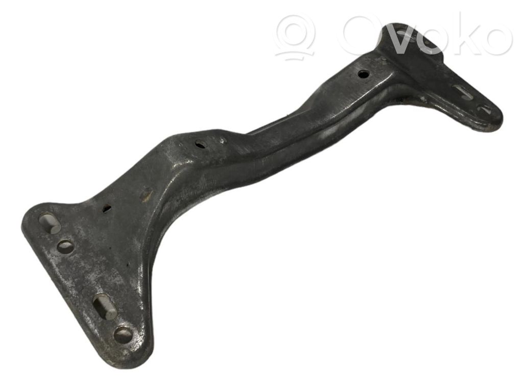 Кронштейн крепления трансмиссии