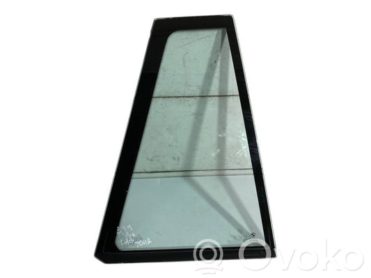 Mazais stikls "A" aizmugurējās durvīs