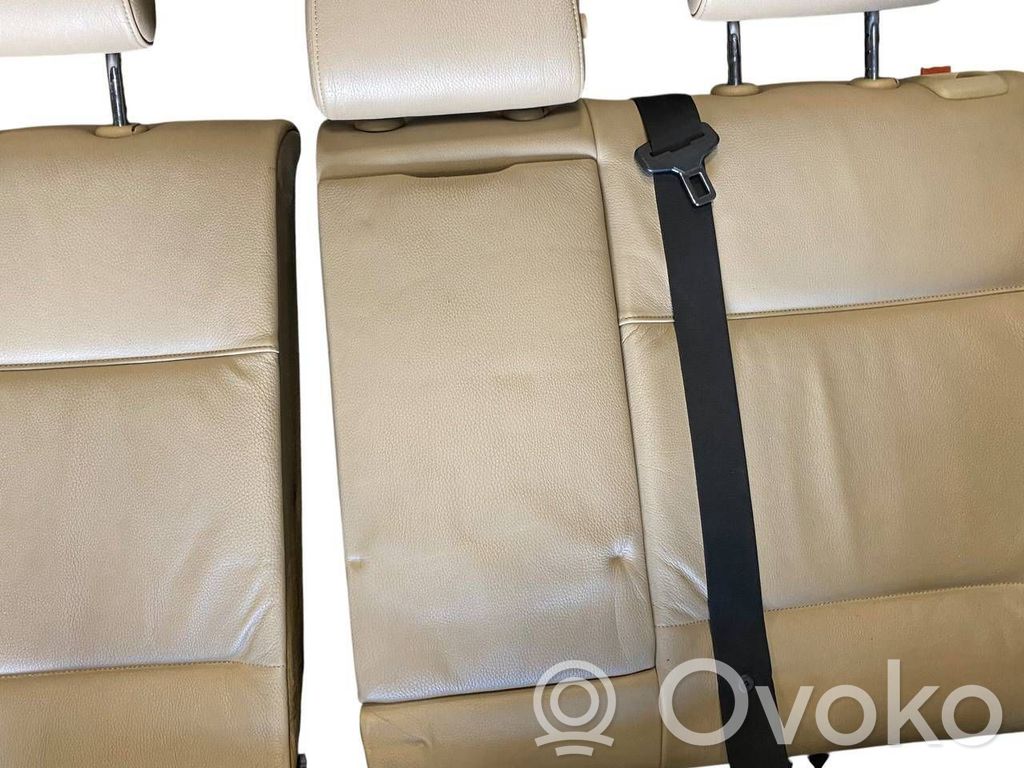 Salona daļu komplekts