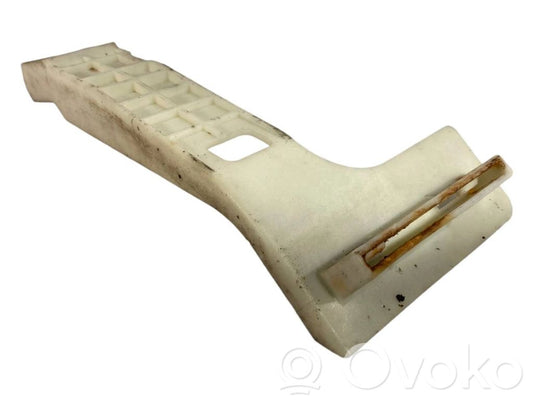 Akseleratora pedāļa turētājs