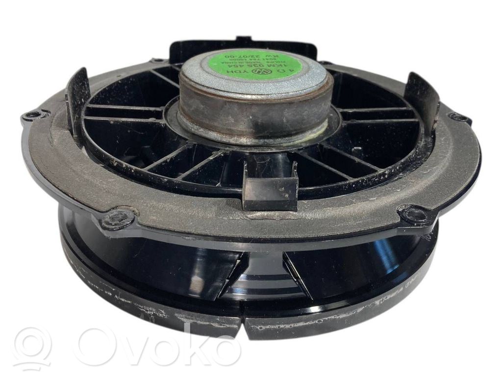 Skaļrunis (-i) priekšējās durvīs