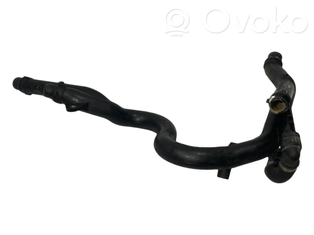 Caurulīte (-es) / šļūtene (-es)