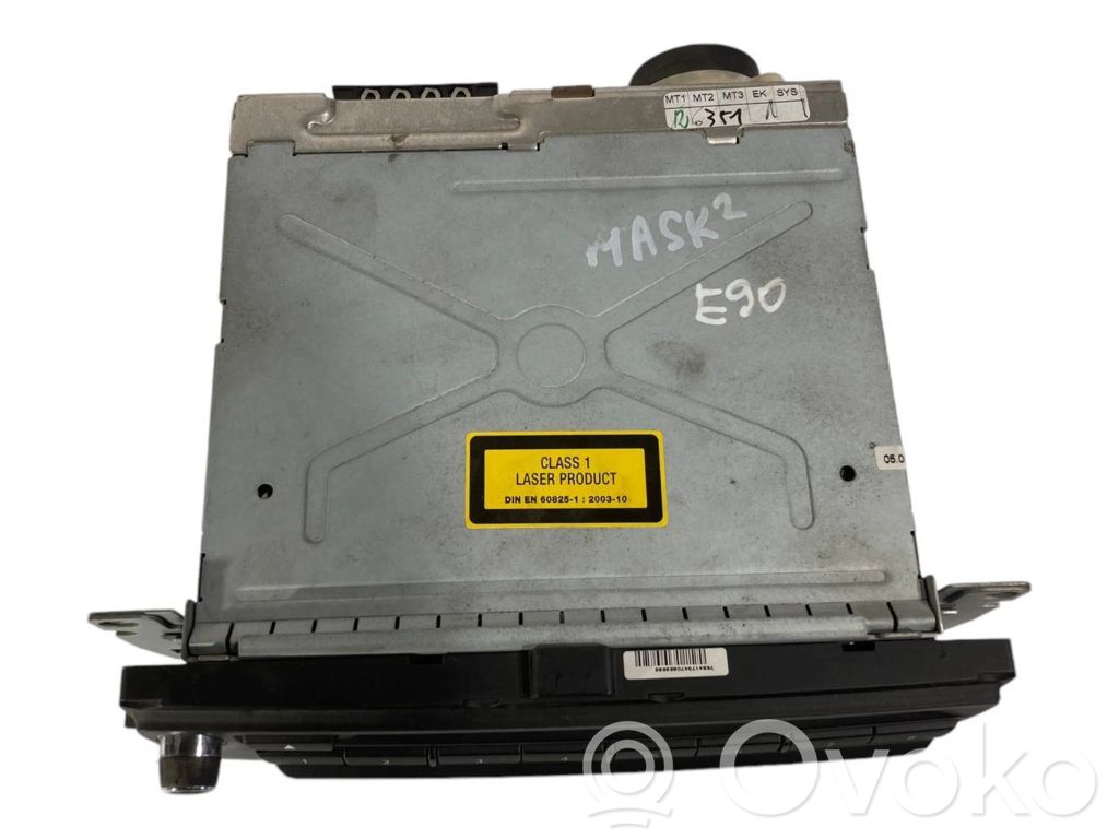 Radio / CD/DVD atskaņotājs / navigācija