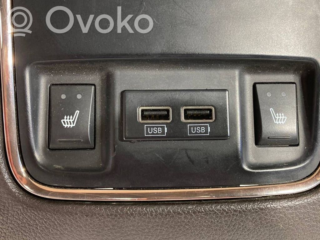 USB savienotājs