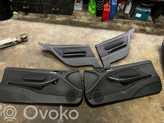 Kupejas aizmugures sānu apdares panelis