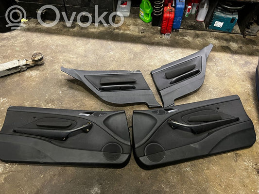 Kupejas aizmugures sānu apdares panelis