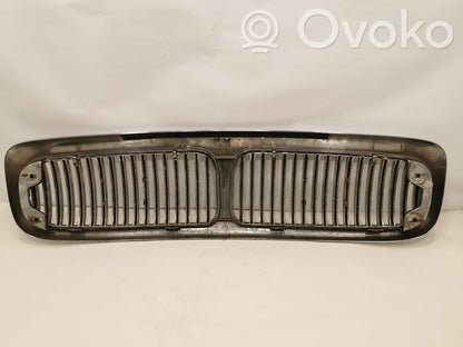 Priekšējais režģis