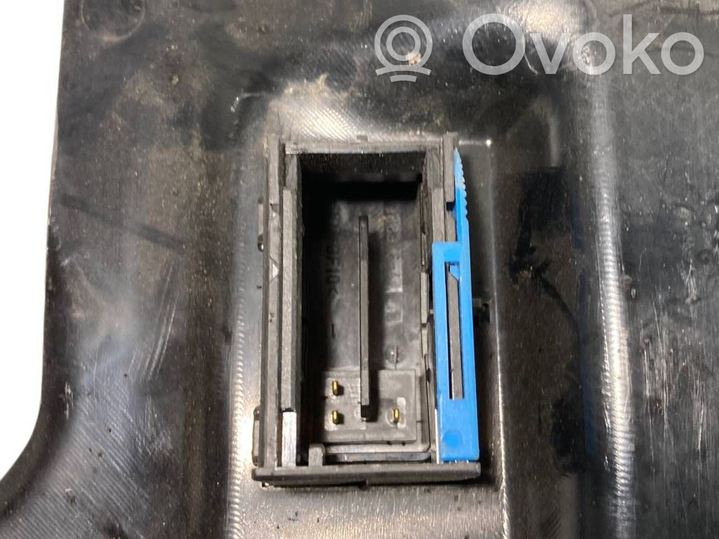 Paneļa dekoratīvās apdares vairogs (apakšējais)