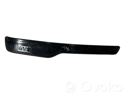 Front sill trim (inner)