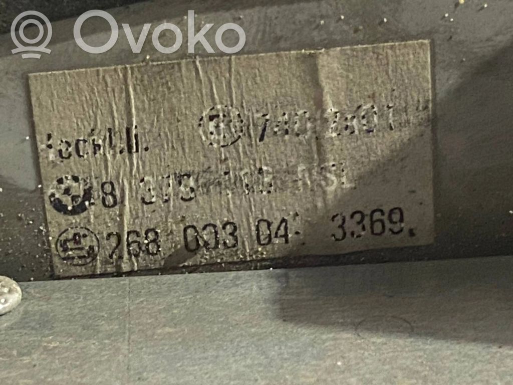 Задний фонарь в кузове