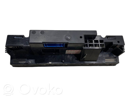 Gaisa kondicioniera / klimata kontroles / salona apsildes vadības bloks (salonā)