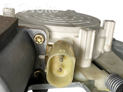 Priekšpusē elektriskā loga pacelšanas mehānisma komplekts