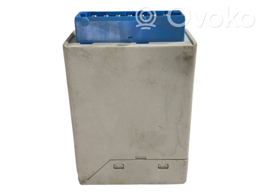 Logu tīrītāju relejs