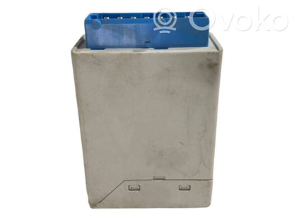 Logu tīrītāju relejs