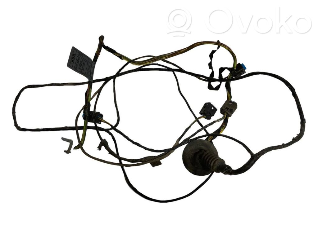 Parkošanas (PDC) sensoru vadu instalācija