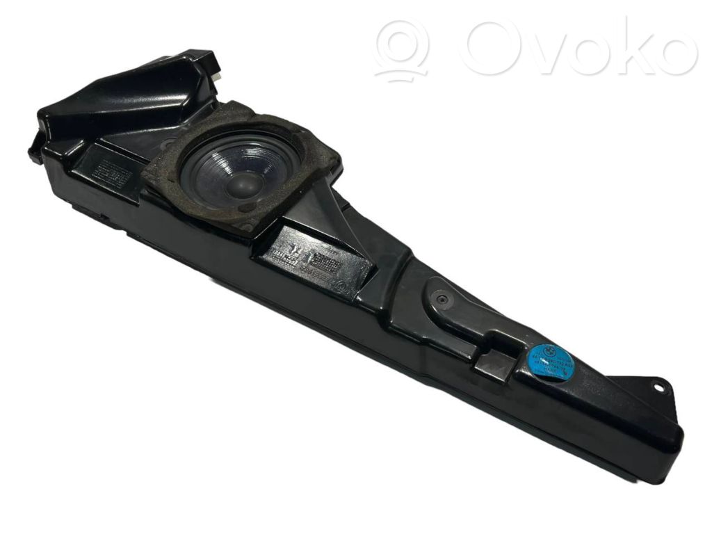 Skaļrunis (-i) priekšējās durvīs