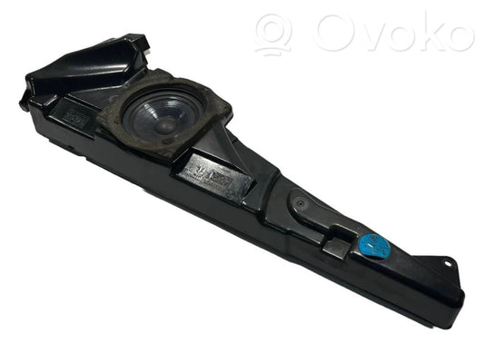 Skaļrunis (-i) priekšējās durvīs