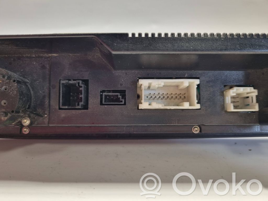 Air conditioning / climate control / interior heating control unit (in the passenger compartment)