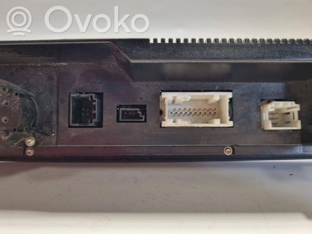 Gaisa kondicioniera / klimata kontroles / salona apsildes vadības bloks (salonā)