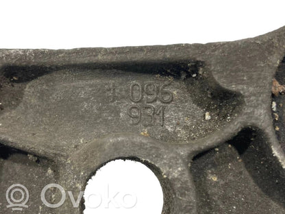 Кронштейн крепления трансмиссии