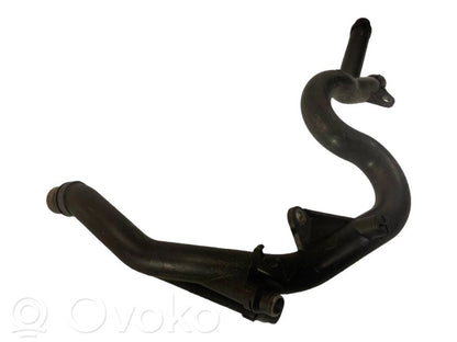 Caurulīte (-es) / šļūtene (-es)