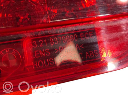 Aizmugurējais lukturis pārsegā