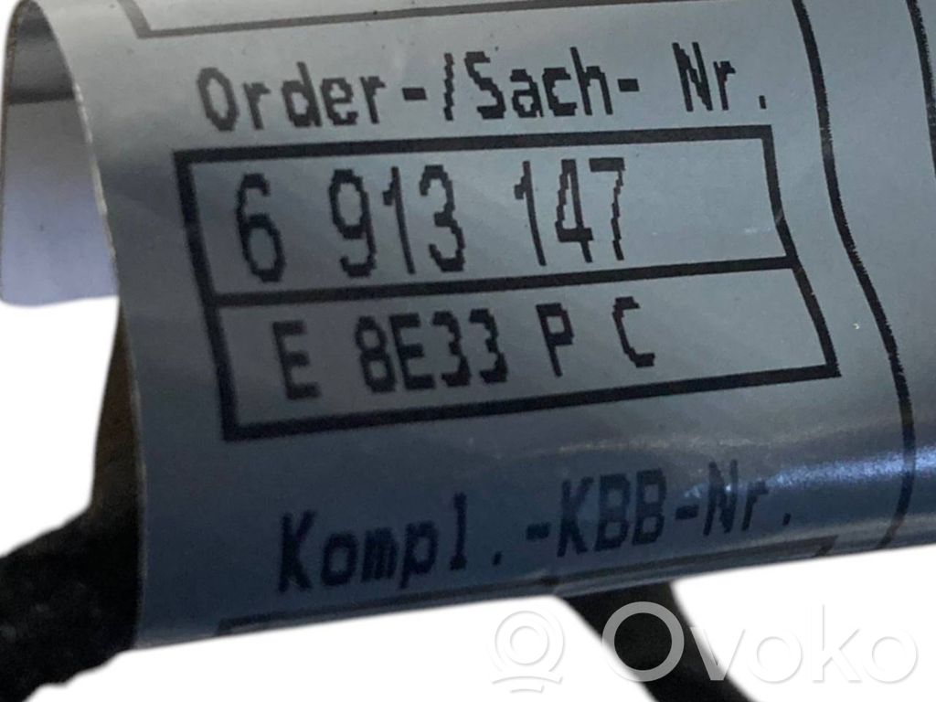 Cita veida aizmugurē durvju dekoratīvās apdares detaļas