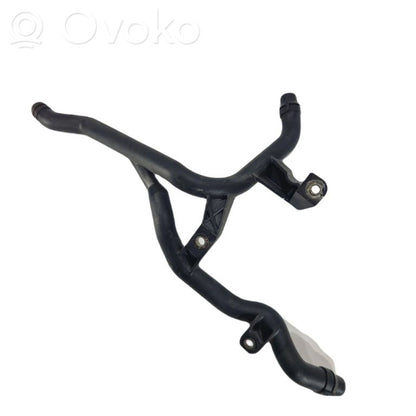 Caurulīte (-es) / šļūtene (-es)