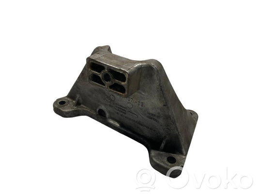 Pārnesumkārbas stiprinājuma kronšteins