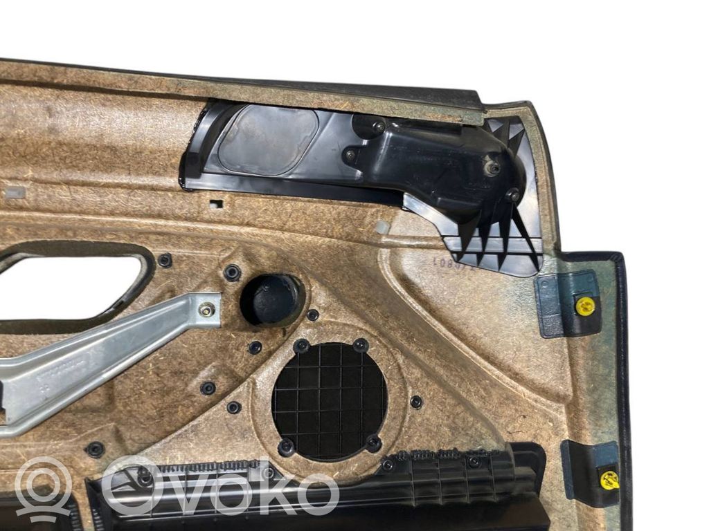 Priekšējo durvju apdare