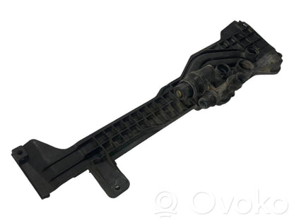 Caurulīte (-es) / šļūtene (-es)