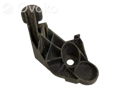 Priekšpusē bampera turētājs