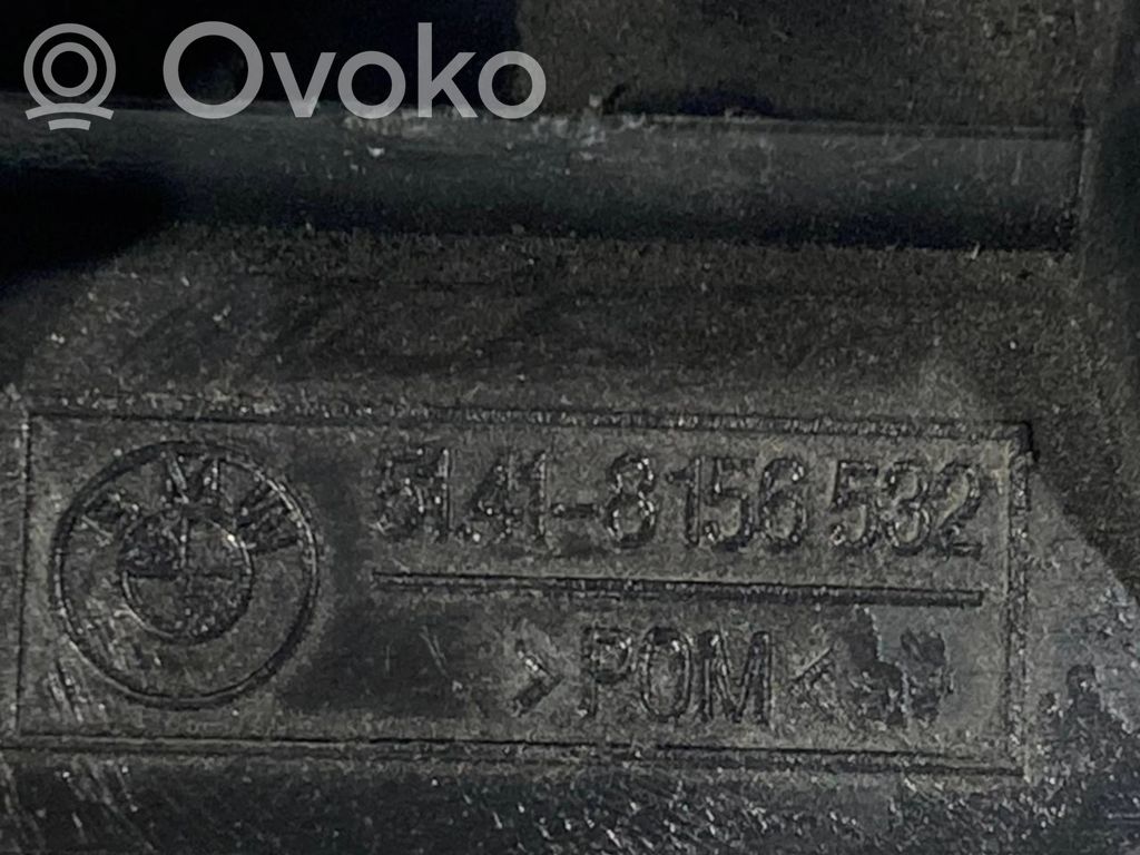 Cita veida salona detaļa