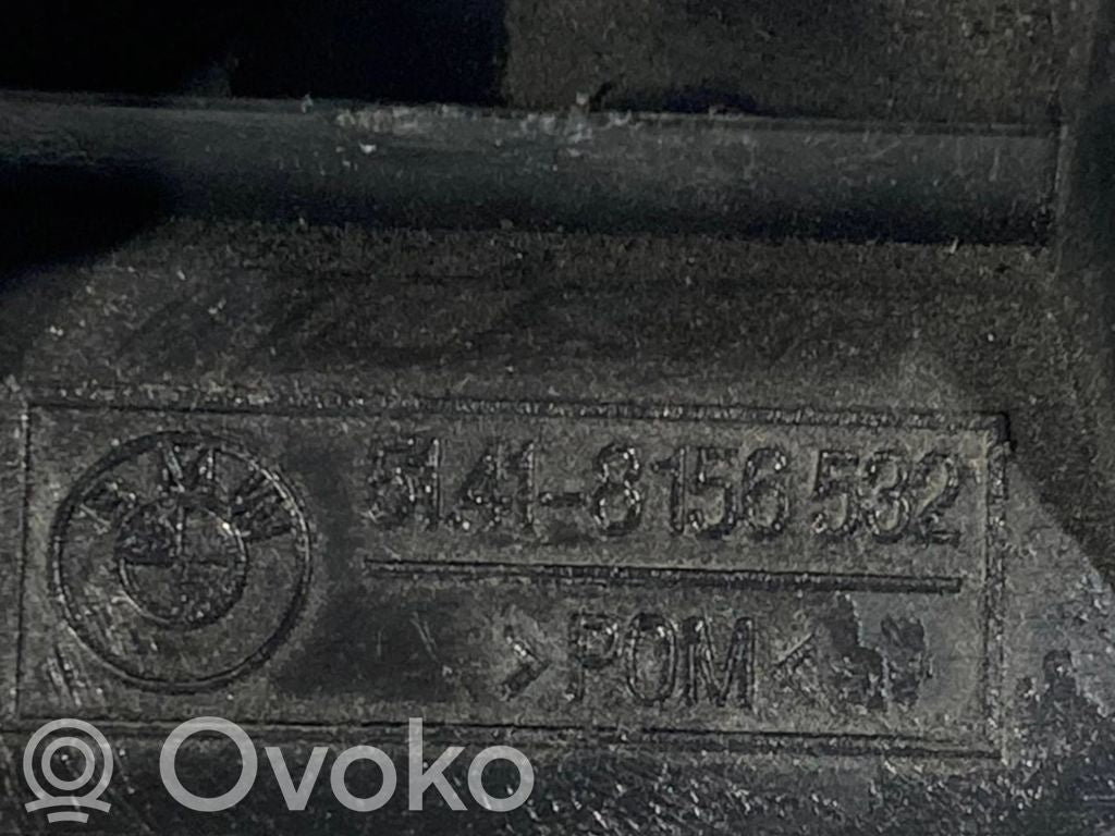 Cita veida salona detaļa