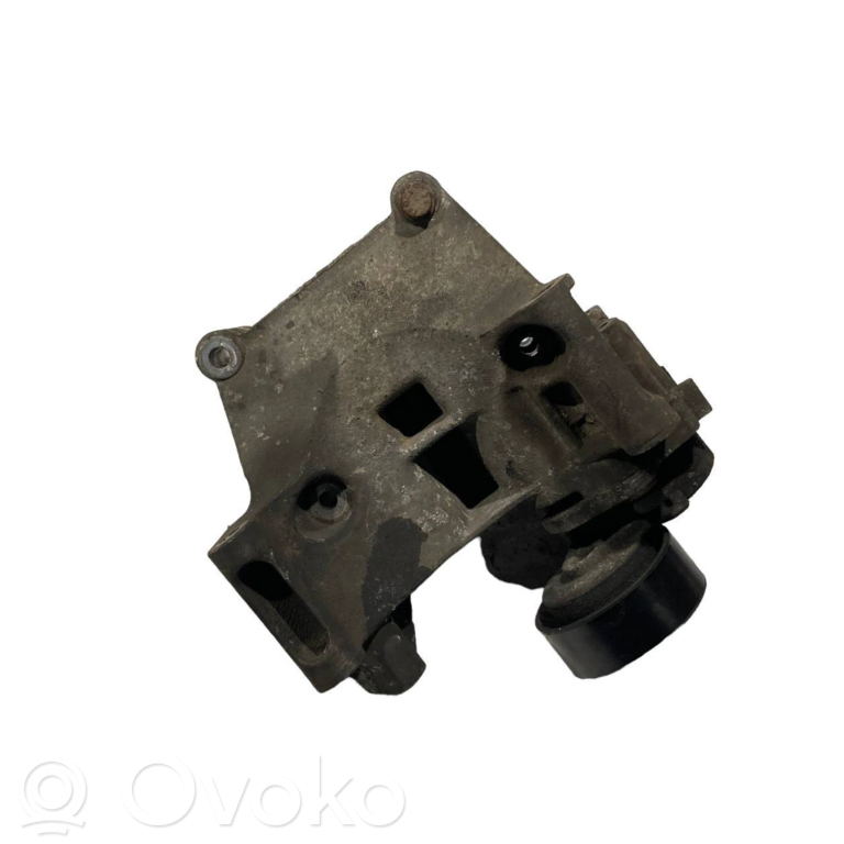 Крепление генератора