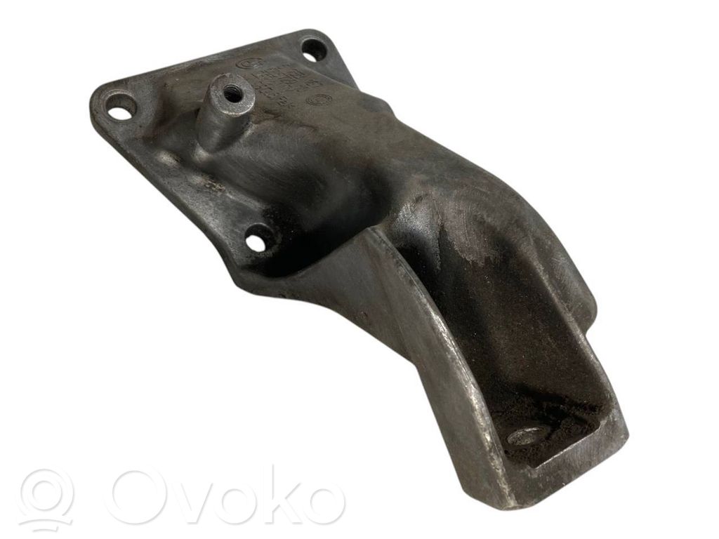 Кронштейн крепления двигателя