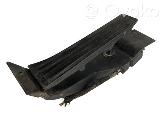 Педаль акселератора