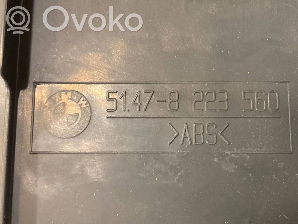 Bagāžnieka sliekšņa dekoratīvā apdare